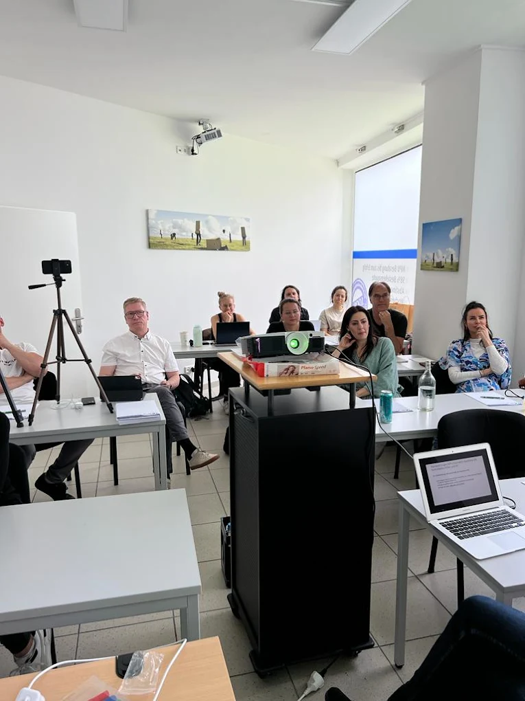 Teilnehmer in einem MPU Vorbereitungskurs bei der MPV GmbH München – Schulung durch Verkehrspsychologen