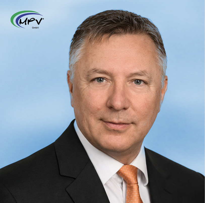 Porträt eines Beraters der MPV GmbH im formellen Outfit.